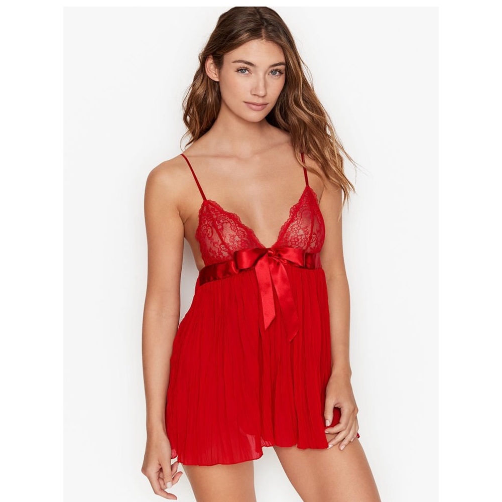 Victoria’s Secret Pleated Babydoll in Lipstick Size Medium NWT